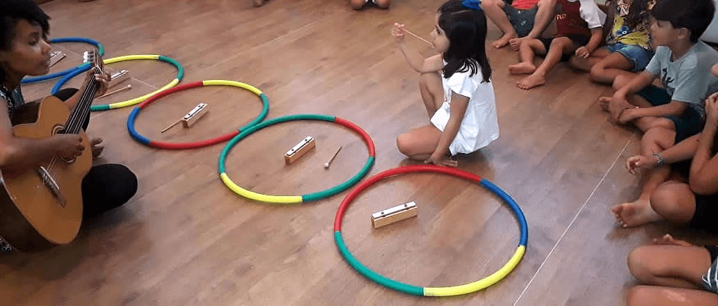 Barras Sonoras na musicalização infantil
